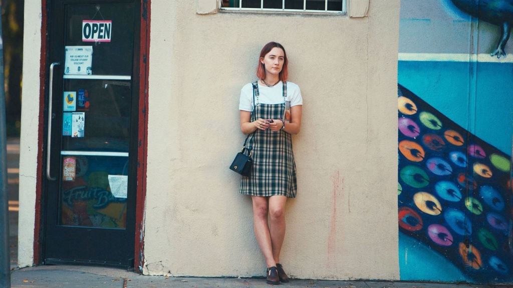 [LADY BIRD] Petit oiseau prêt à quitter le&nbsp;nid